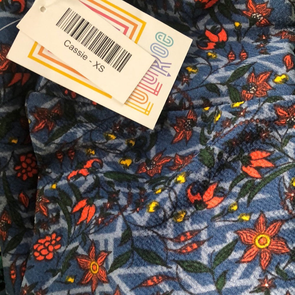 XS LuLaRoe Cassie skirt